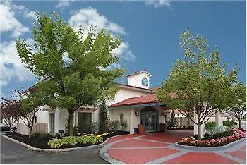 La Quinta Inn By Wyndham Columbus Airport Area 3*,